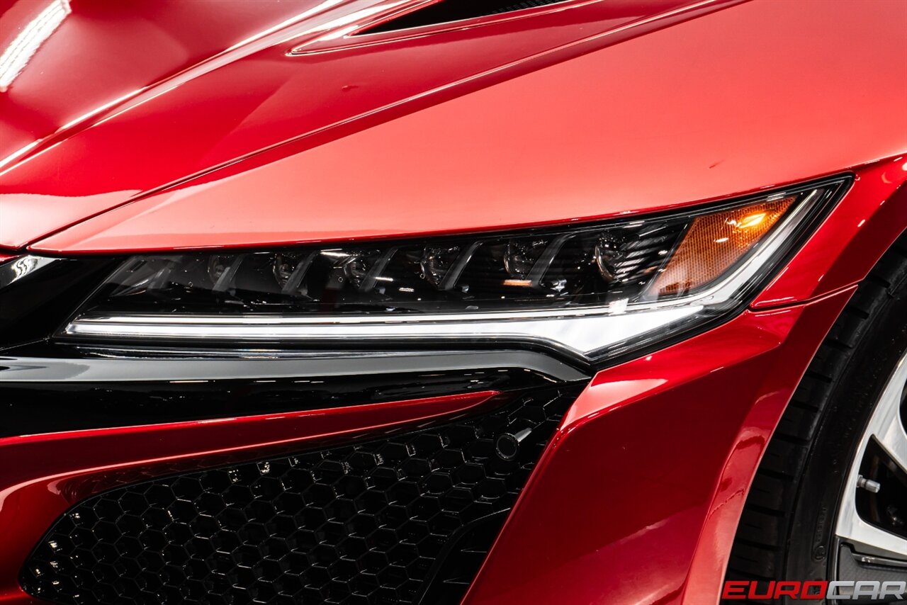 2019 Acura NSX SH-AWD Sport Hybrid *CARBON FIBER INTERIOR PACKAGE * CARBON FIBER DECKLID SPOILER* - Photo 10 - Costa Mesa, CA 92626
