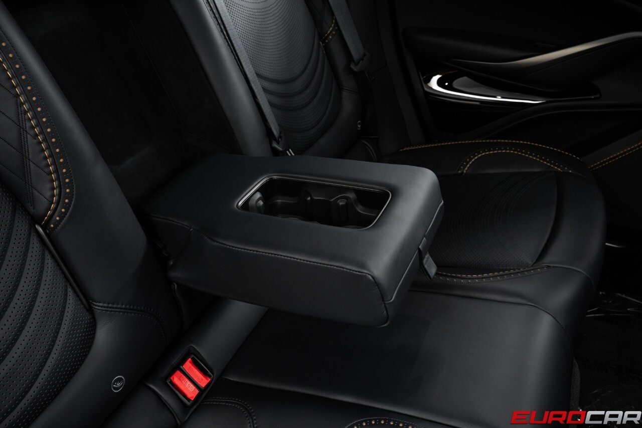 2023 Aston Martin DBX 707 *23 " FORGED WHEELS * CARBON INTERIOR TRIM* - Photo 42 - Costa Mesa, CA 92626