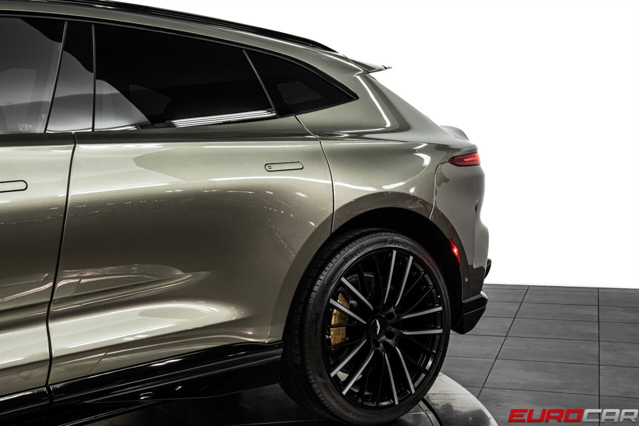 2023 Aston Martin DBX 707 *23 " FORGED WHEELS * CARBON INTERIOR TRIM* - Photo 13 - Costa Mesa, CA 92626