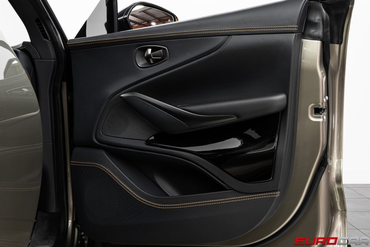 2023 Aston Martin DBX 707 *23 " FORGED WHEELS * CARBON INTERIOR TRIM* - Photo 23 - Costa Mesa, CA 92626