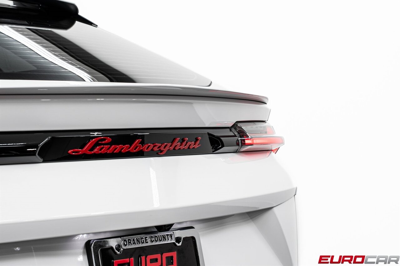 2022 Lamborghini Urus *HIGH GLOSS BLACK STYLE PACKAGE * FRONT PPF*   - Photo 17 - Costa Mesa, CA 92626