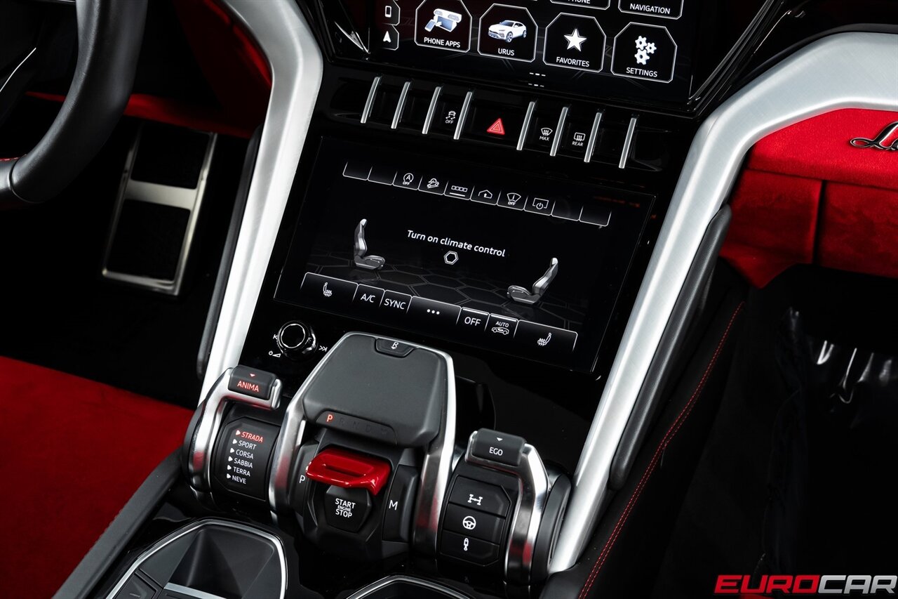 2022 Lamborghini Urus *HIGH GLOSS BLACK STYLE PACKAGE * FRONT PPF*   - Photo 27 - Costa Mesa, CA 92626