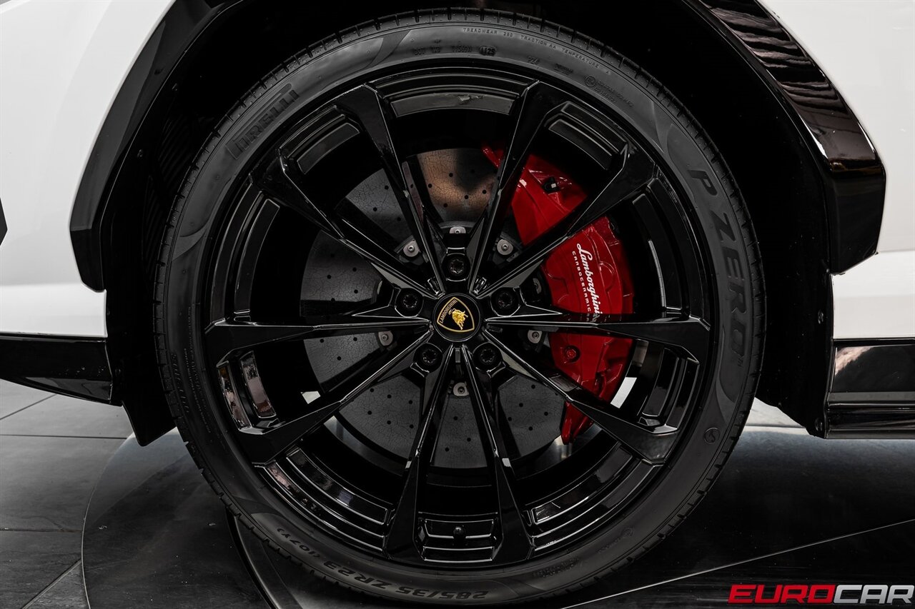 2022 Lamborghini Urus *HIGH GLOSS BLACK STYLE PACKAGE * FRONT PPF*   - Photo 18 - Costa Mesa, CA 92626