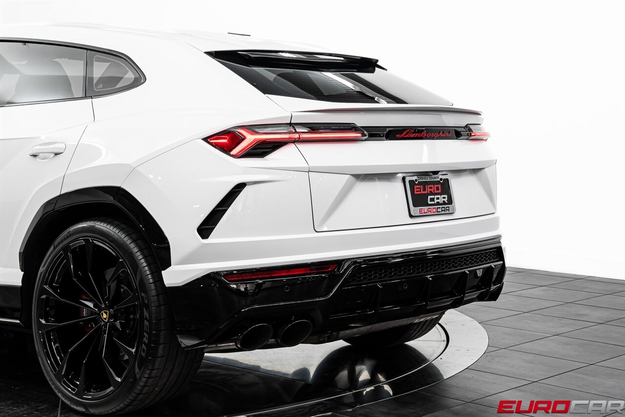 2022 Lamborghini Urus *HIGH GLOSS BLACK STYLE PACKAGE * FRONT PPF*   - Photo 14 - Costa Mesa, CA 92626