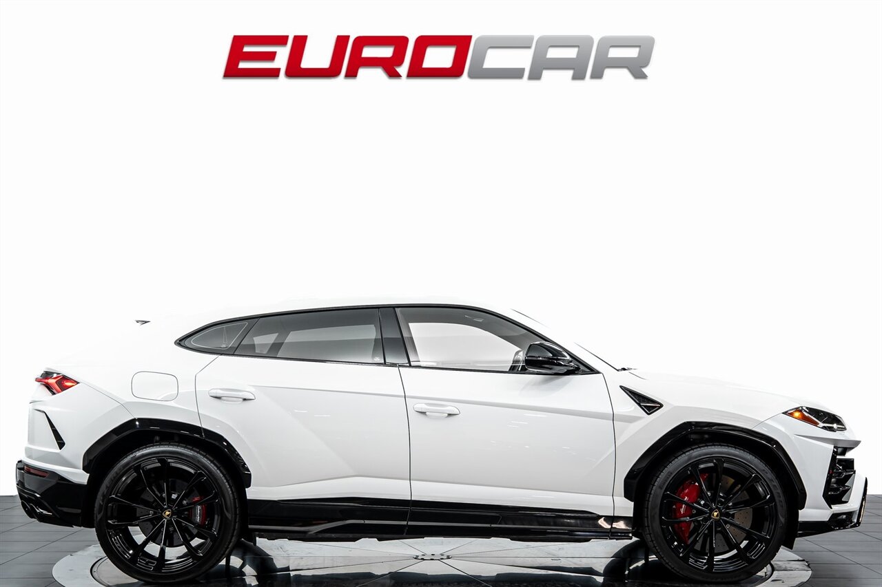 2022 Lamborghini Urus *HIGH GLOSS BLACK STYLE PACKAGE * FRONT PPF*   - Photo 6 - Costa Mesa, CA 92626