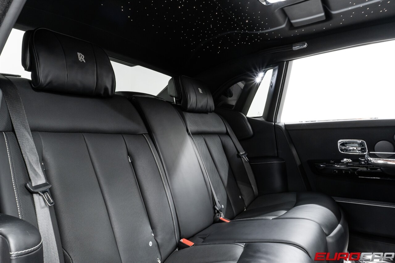 2019 Rolls-Royce Phantom  *IMMERSIVE REAR SEATING * REAR THEATER * 24 " WHEELS* - Photo 39 - Costa Mesa, CA 92626