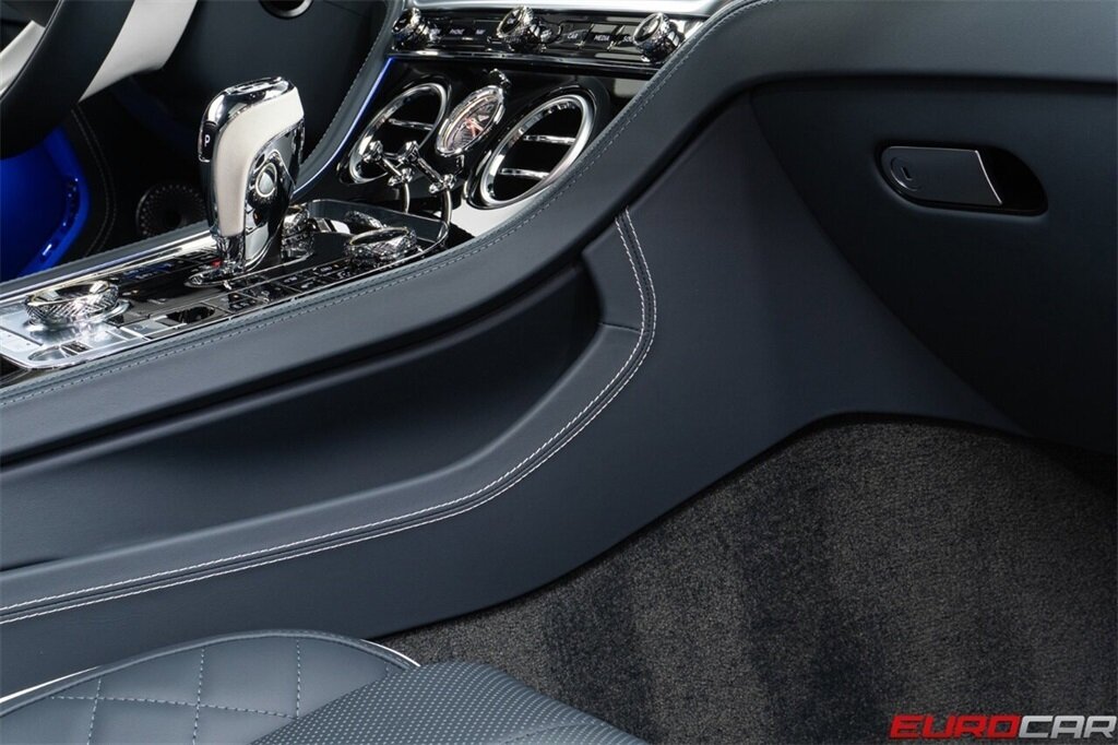 2023 Bentley Continental GT V8 *$317,075 MSRP * EXTENDED RANGE PAINT * CARBON INTERIOR* - Photo 35 - Costa Mesa, CA 92626