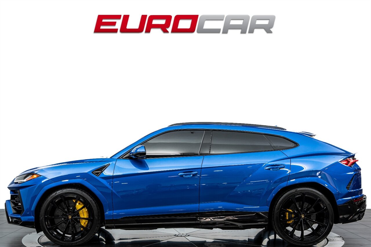 2021 Lamborghini Urus *IMMACULATE CONDITION* - Photo 2 - Costa Mesa, CA 92626