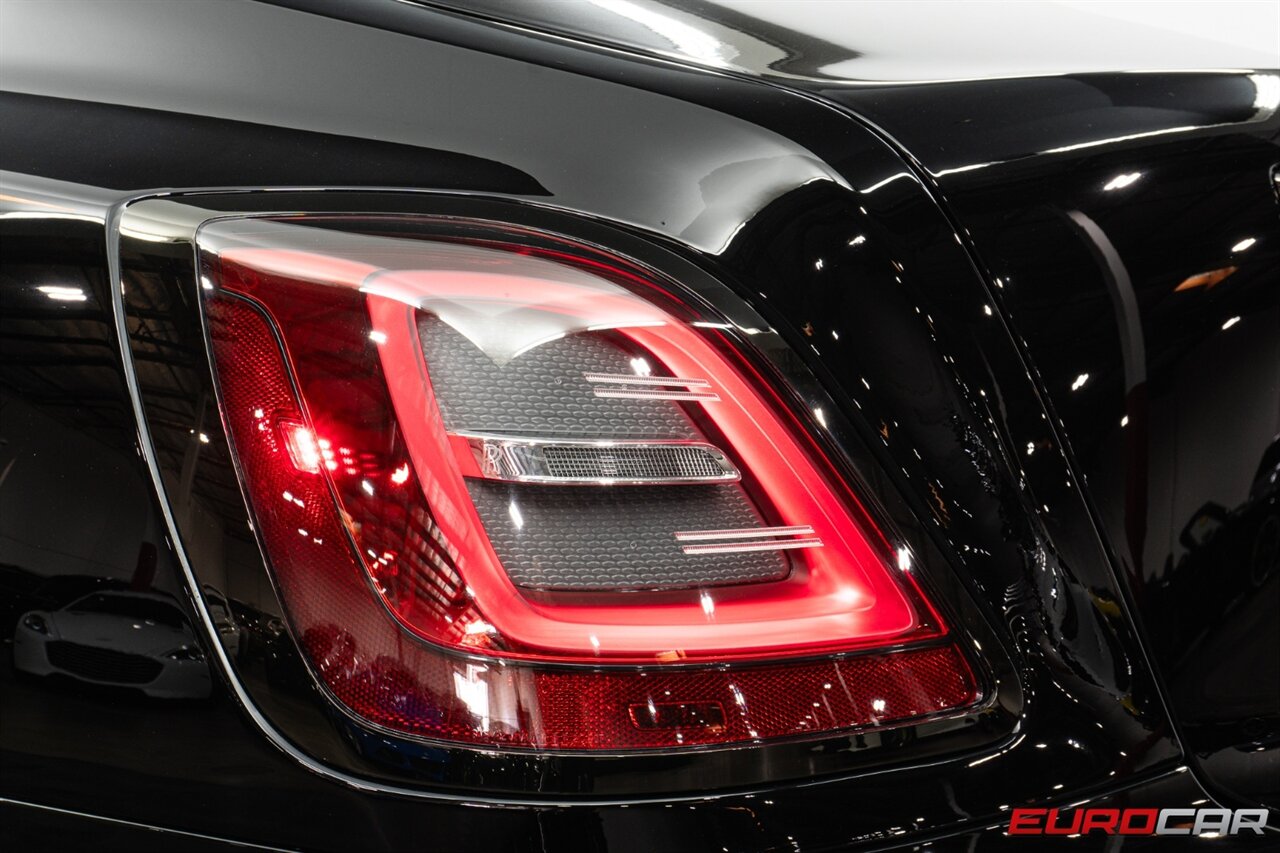 2022 Rolls-Royce Ghost Black Badge  *BB GHOST PACKAGE * SHOOTING STAR HEADLINER* - Photo 19 - Costa Mesa, CA 92626