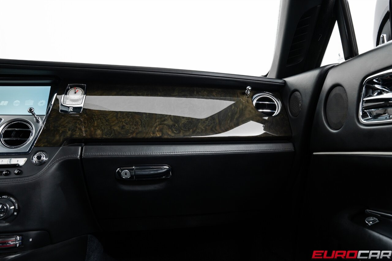 2016 Rolls-Royce Wraith  * STARLIGHT HEADLINER * FRESH SERVICE* - Photo 29 - Costa Mesa, CA 92626