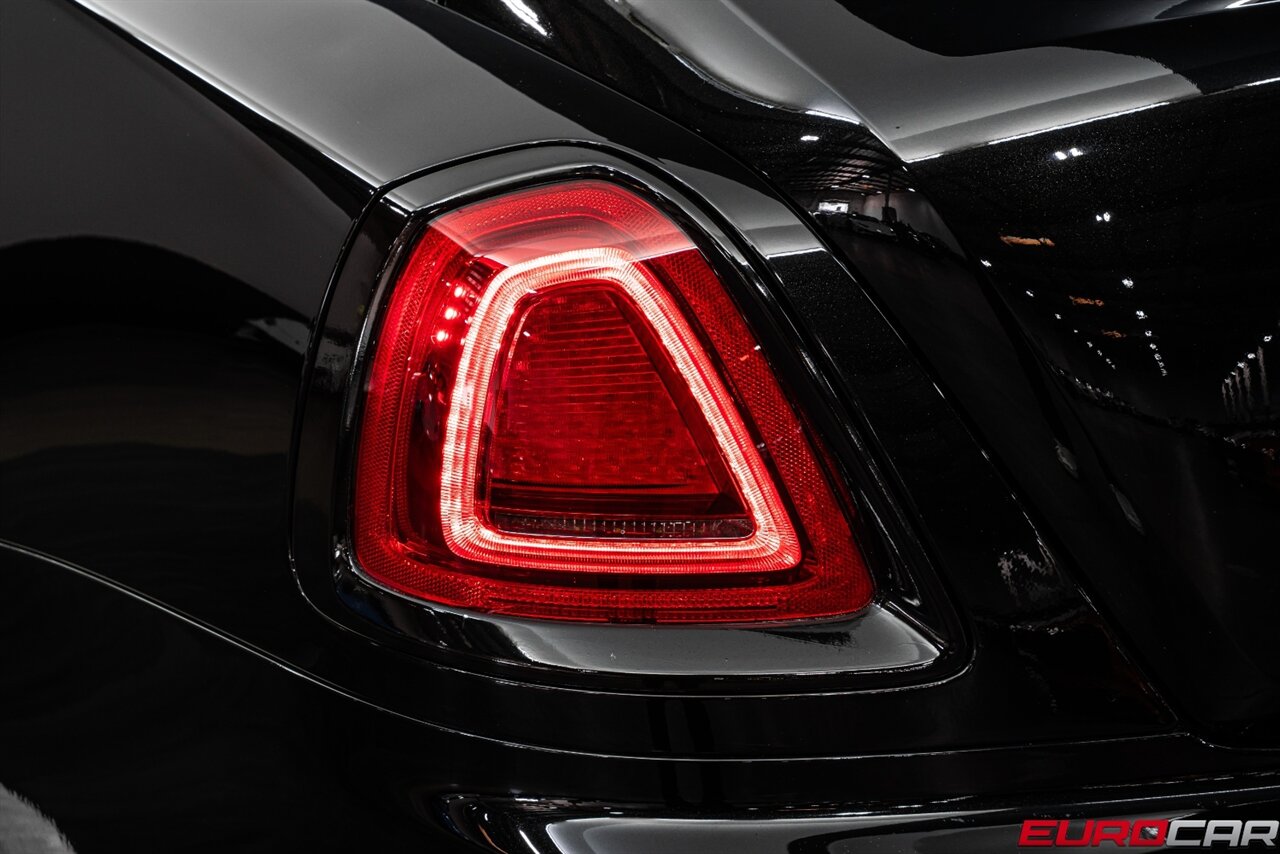 2016 Rolls-Royce Wraith  * STARLIGHT HEADLINER * FRESH SERVICE* - Photo 17 - Costa Mesa, CA 92626