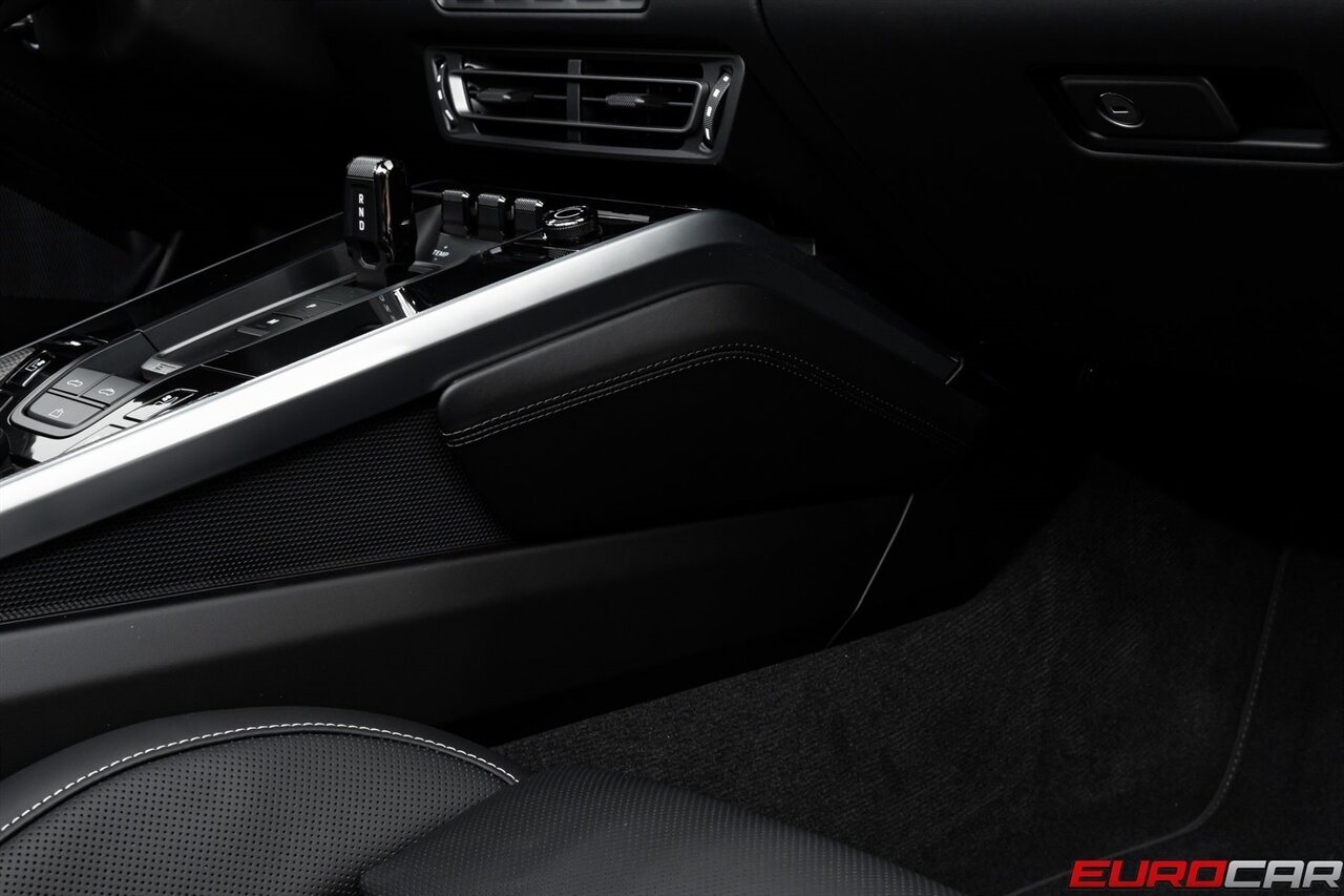 2025 Porsche 911 Turbo S *SPORTDESIGN PACKAGE * FRONT AXLE LIFT* - Photo 37 - Costa Mesa, CA 92626