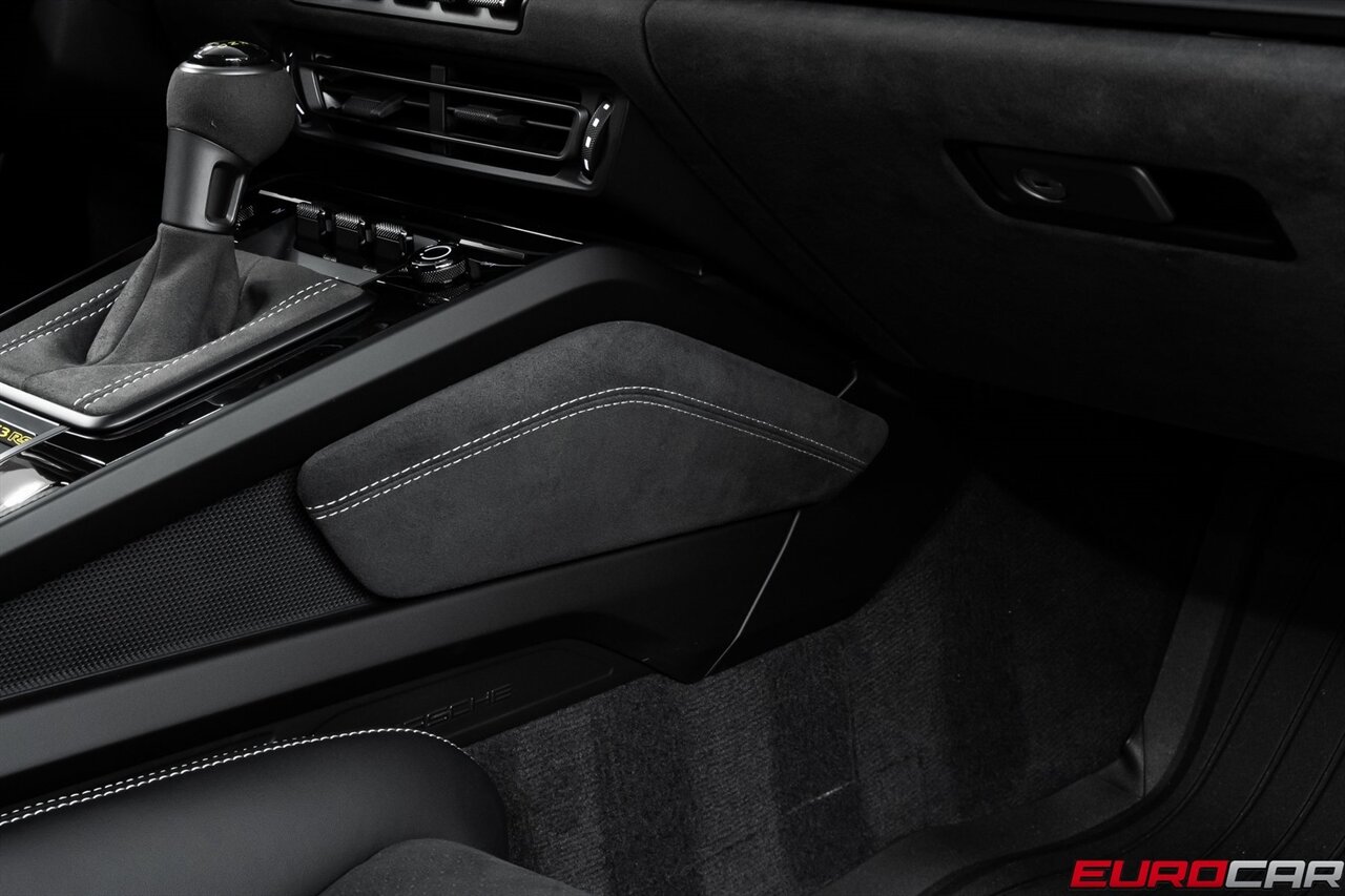 2025 Porsche 911 GT3 RS *WEISSACH PACKAGE * CARBON BUCKET SEATS* *WEISSACH PACKAGE * FRONT AXLE LIFT * RARE COLOR* - Photo 43 - Costa Mesa, CA 92626