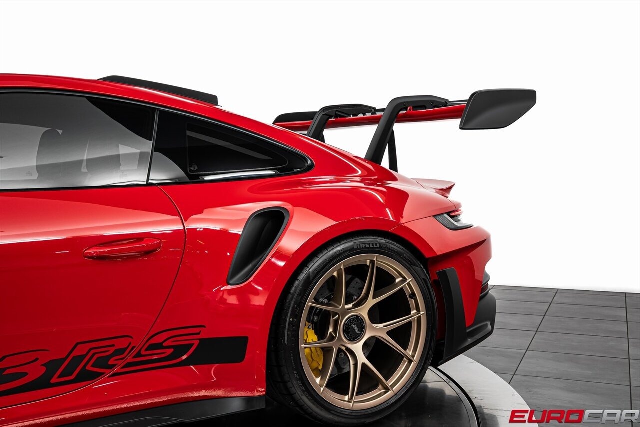 2025 Porsche 911 GT3 RS *WEISSACH PACKAGE * CARBON BUCKET SEATS* *WEISSACH PACKAGE * FRONT AXLE LIFT * RARE COLOR* - Photo 18 - Costa Mesa, CA 92626