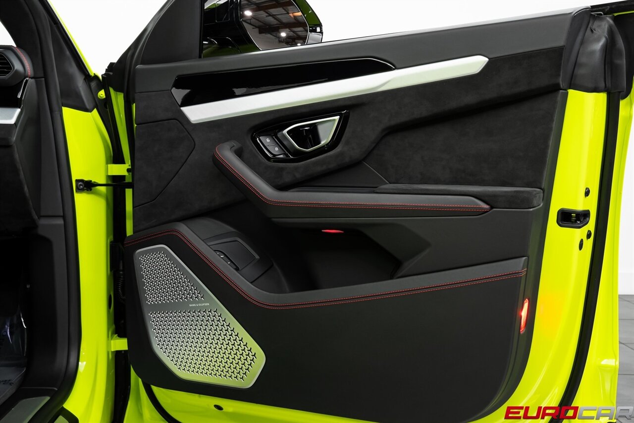 2022 Lamborghini Urus *HIGH GLOSS BLACK STYLE PACKAGE * FRONT PPF* - Photo 22 - Costa Mesa, CA 92626