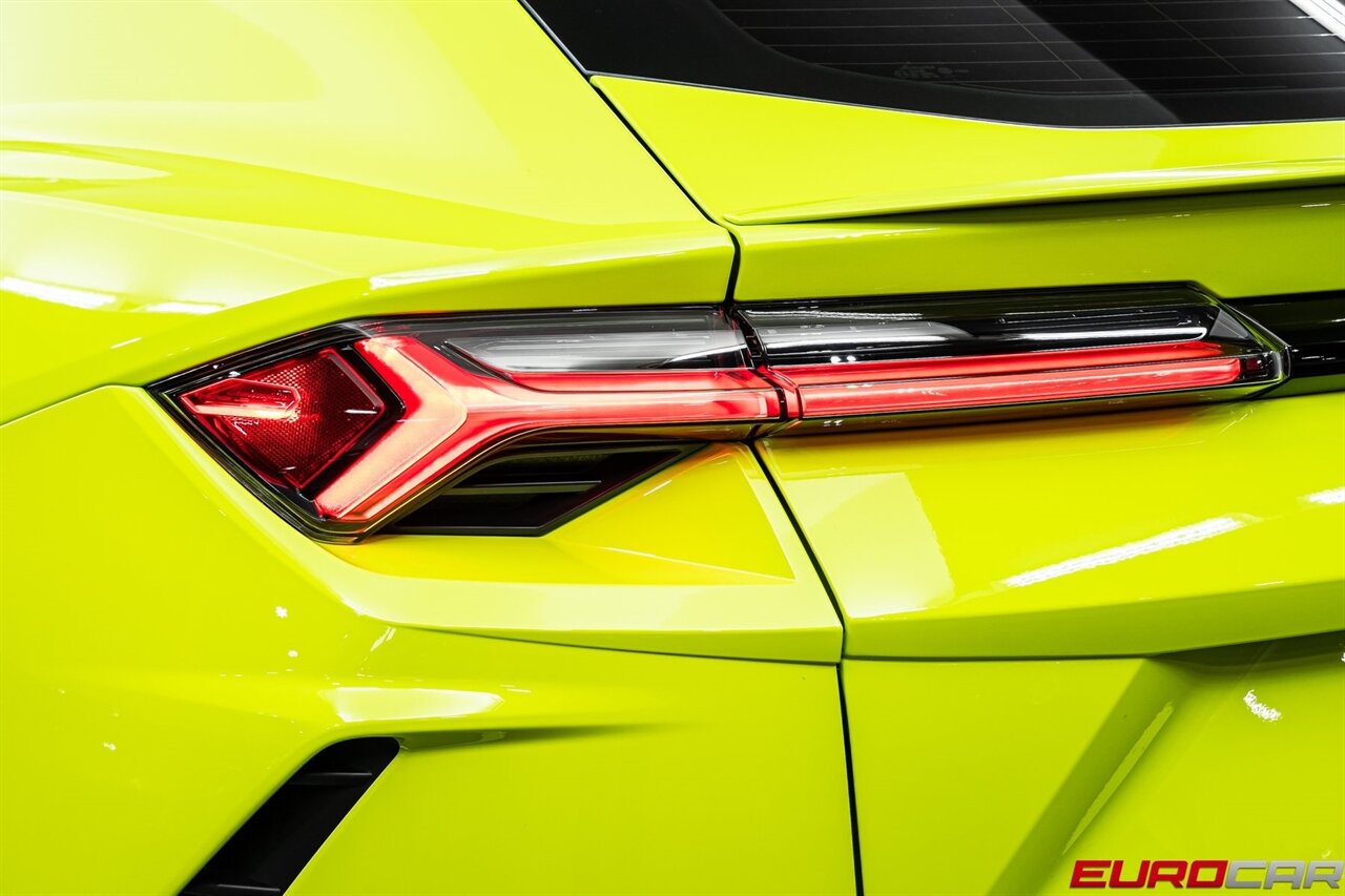 2022 Lamborghini Urus *HIGH GLOSS BLACK STYLE PACKAGE * FRONT PPF* - Photo 16 - Costa Mesa, CA 92626