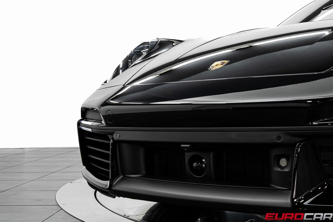 2025 Porsche 911 Turbo S  *HUGE OPTIONS * SPORTDESIGN PACKAGE * FRONT AXLE LIFT* - Photo 14 - Costa Mesa, CA 92626