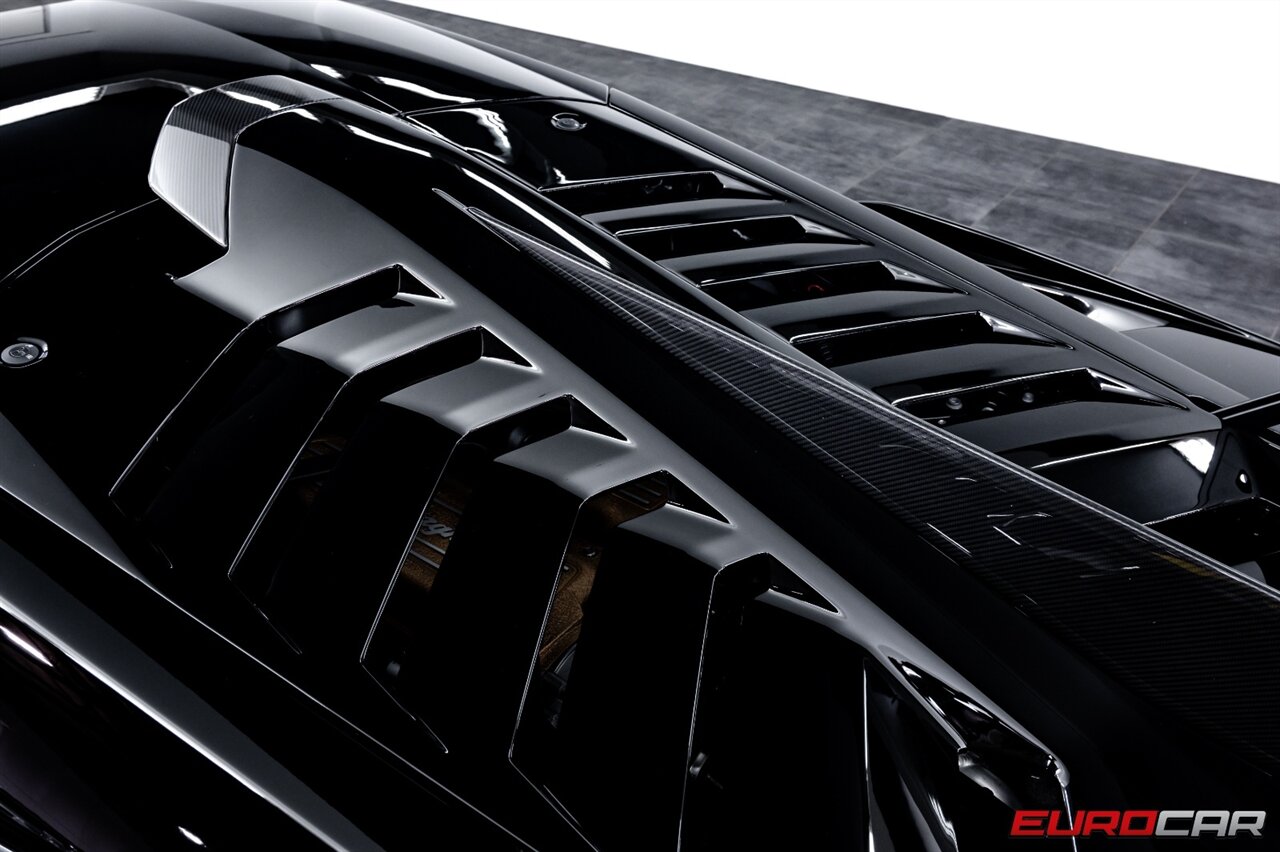 2024 Lamborghini Huracan STO  *FULL CARBON EXTERIOR PACKAGE * DARK CHROME & CARBON* - Photo 16 - Costa Mesa, CA 92626