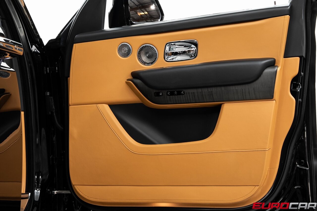 2020 Rolls-Royce Cullinan *STARLIGHT HEADLINER * REAR THEATER CONFIGURATION*   - Photo 22 - Costa Mesa, CA 92626