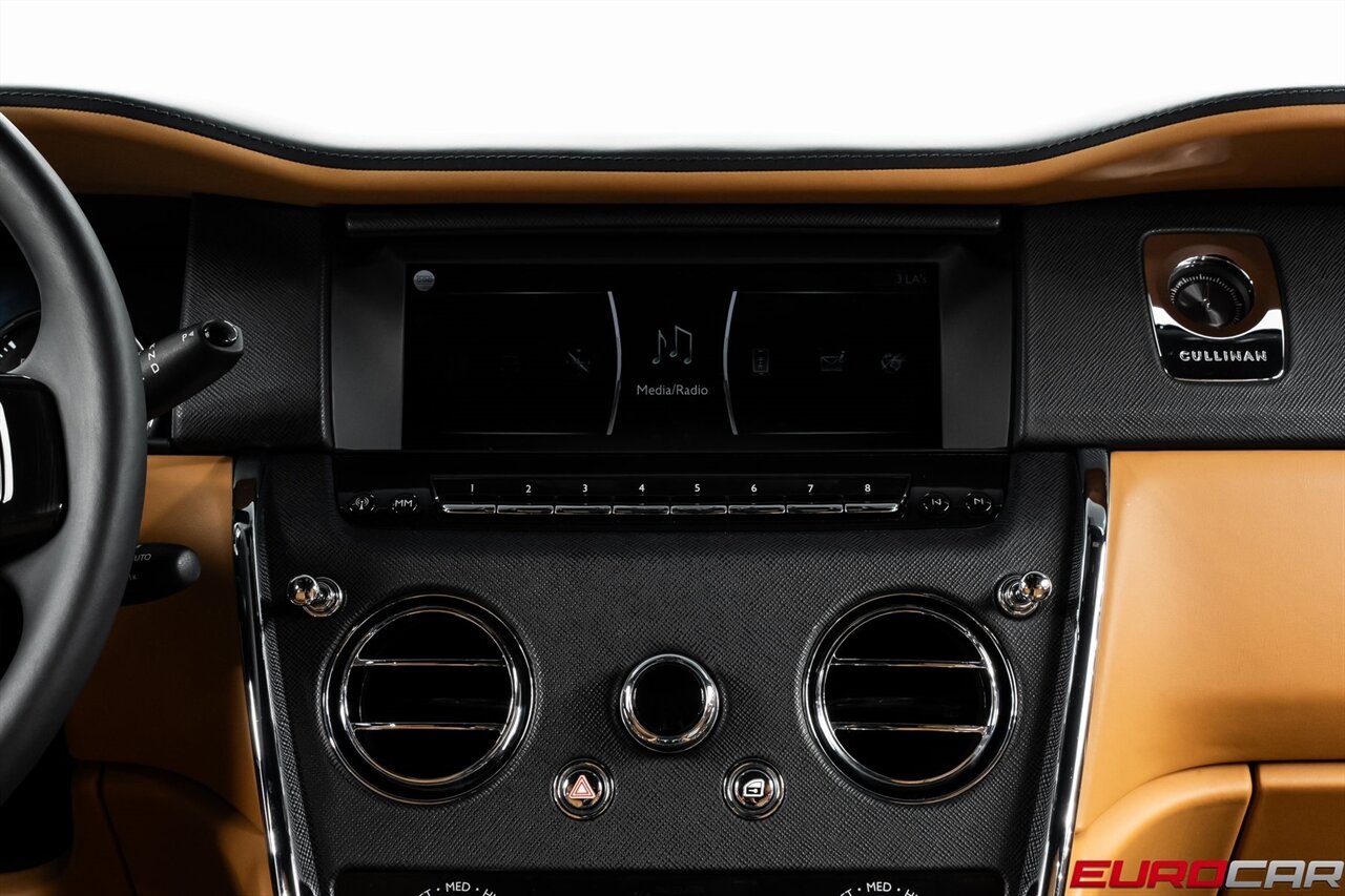 2020 Rolls-Royce Cullinan *STARLIGHT HEADLINER * REAR THEATER CONFIGURATION*   - Photo 29 - Costa Mesa, CA 92626