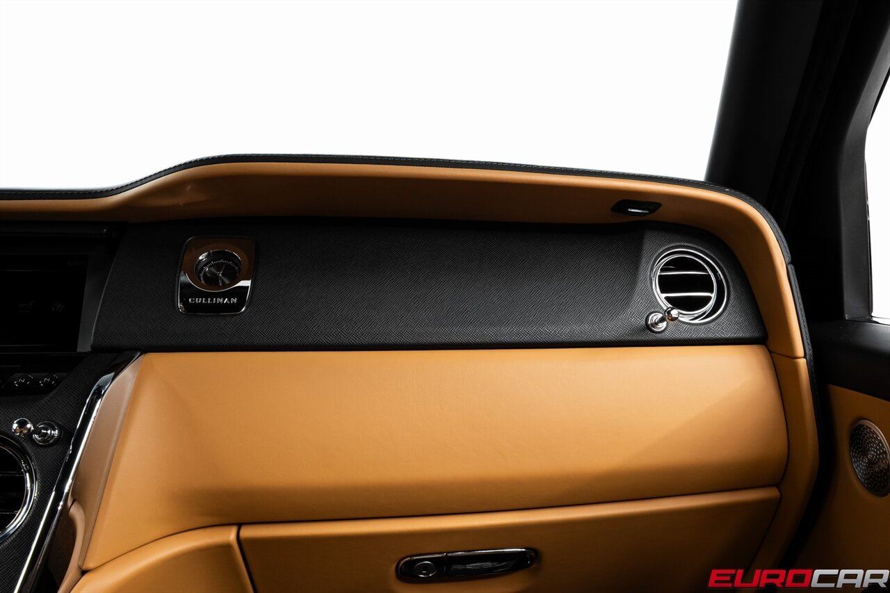 2020 Rolls-Royce Cullinan *STARLIGHT HEADLINER * REAR THEATER CONFIGURATION*   - Photo 32 - Costa Mesa, CA 92626