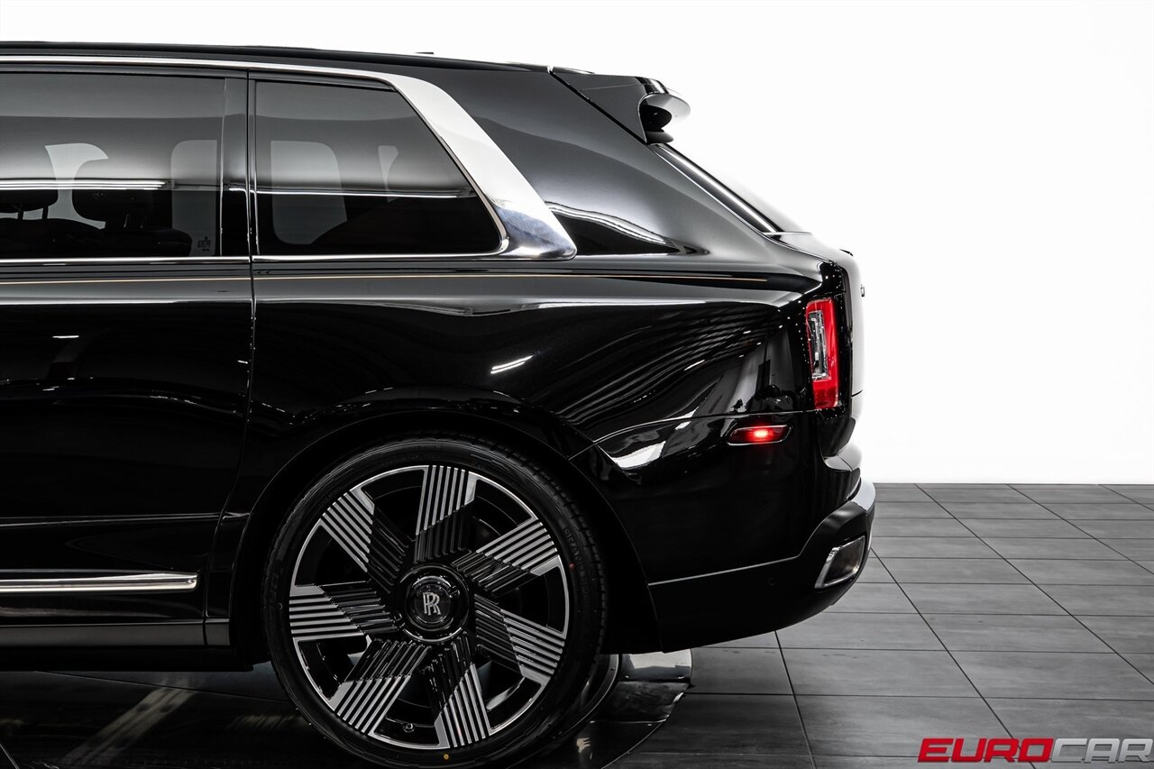 2020 Rolls-Royce Cullinan *STARLIGHT HEADLINER * REAR THEATER CONFIGURATION*   - Photo 15 - Costa Mesa, CA 92626