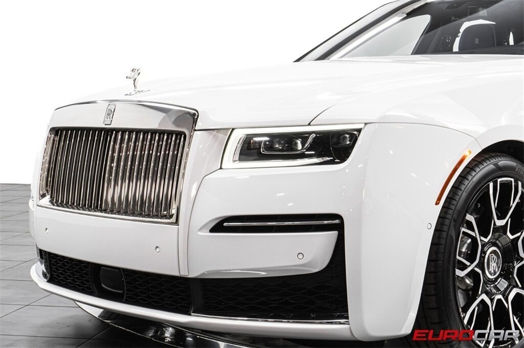 2024 Rolls-Royce Ghost  *BLACK BADGE WHEELS * STARLIGHT HEADLINER * BESPOKE INTERIOR* - Photo 11 - Costa Mesa, CA 92626