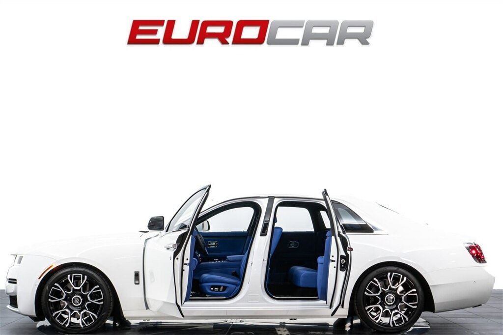 2024 Rolls-Royce Ghost  *BLACK BADGE WHEELS * STARLIGHT HEADLINER * BESPOKE INTERIOR* - Photo 3 - Costa Mesa, CA 92626
