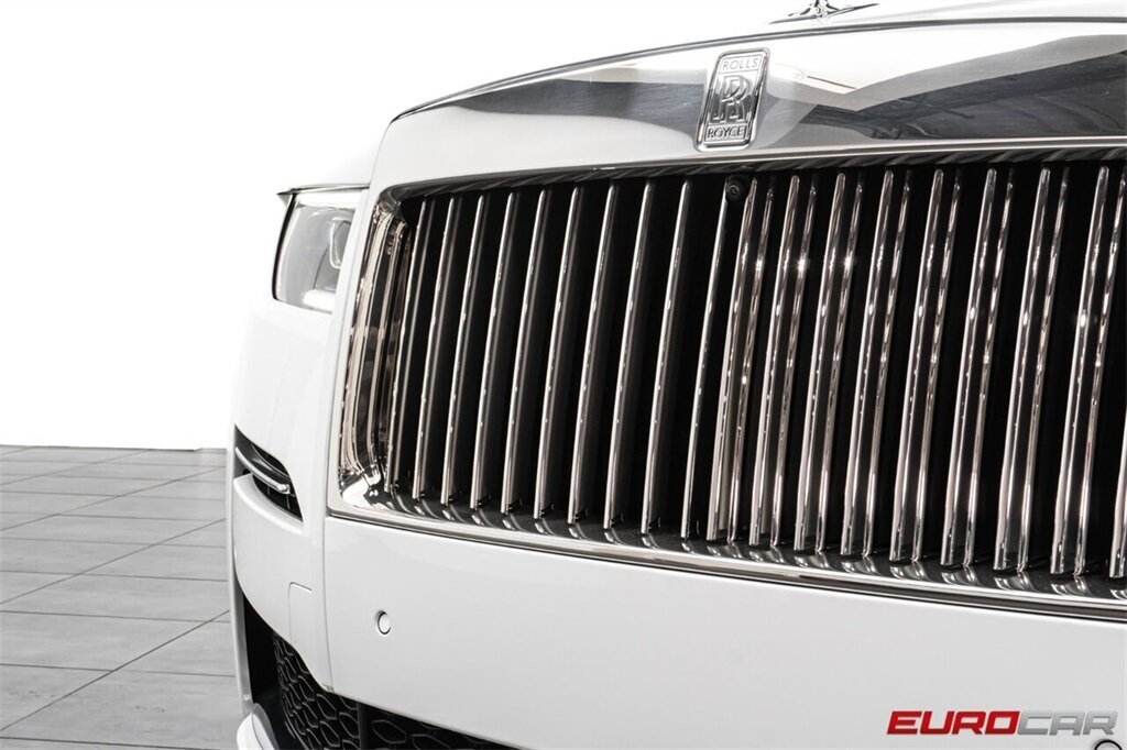 2024 Rolls-Royce Ghost  *BLACK BADGE WHEELS * STARLIGHT HEADLINER * BESPOKE INTERIOR* - Photo 14 - Costa Mesa, CA 92626