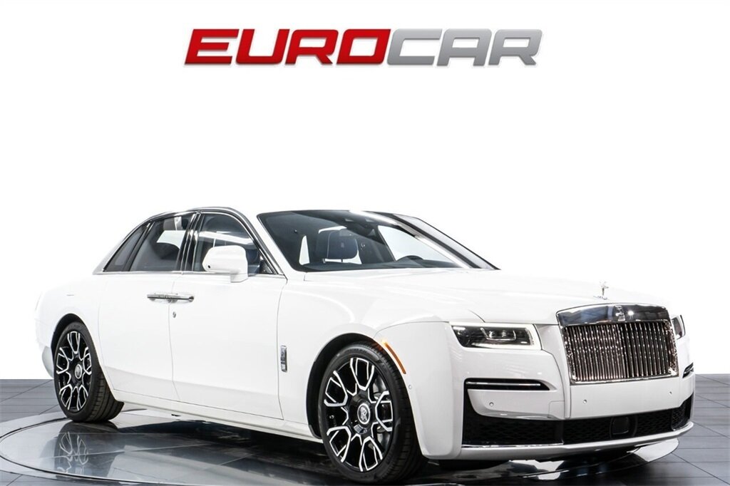 2024 Rolls-Royce Ghost  *BLACK BADGE WHEELS * STARLIGHT HEADLINER * BESPOKE INTERIOR* - Photo 9 - Costa Mesa, CA 92626