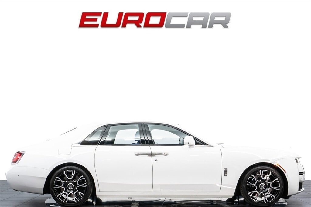 2024 Rolls-Royce Ghost  *BLACK BADGE WHEELS * STARLIGHT HEADLINER * BESPOKE INTERIOR* - Photo 7 - Costa Mesa, CA 92626