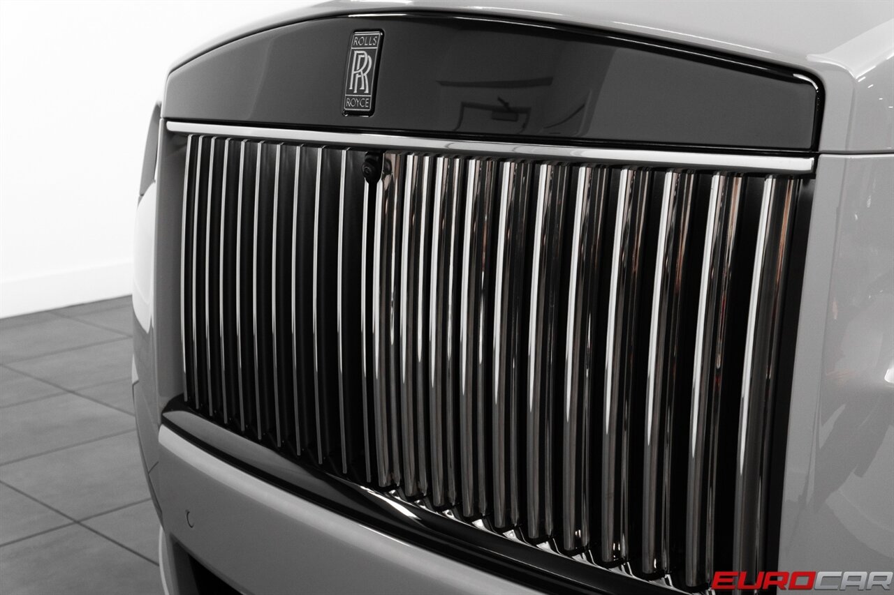 2025 Rolls-Royce Cullinan Black Badge  *SHOOTING STAR HEADLINER * BESPOKE SEAT DESIGN* - Photo 13 - Costa Mesa, CA 92626