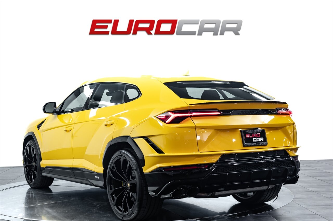 2024 Lamborghini Urus  *HIGH GLOSS BLACK STYLE PACKAGE * 23 " WHEELS* - Photo 3 - Costa Mesa, CA 92626