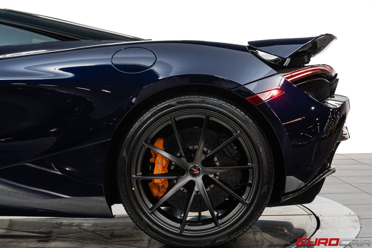 2018 McLaren 720S Performance  *BESPOKE PAINT * MASSIVE CARBON FIBER OPTIONS* - Photo 23 - Costa Mesa, CA 92626