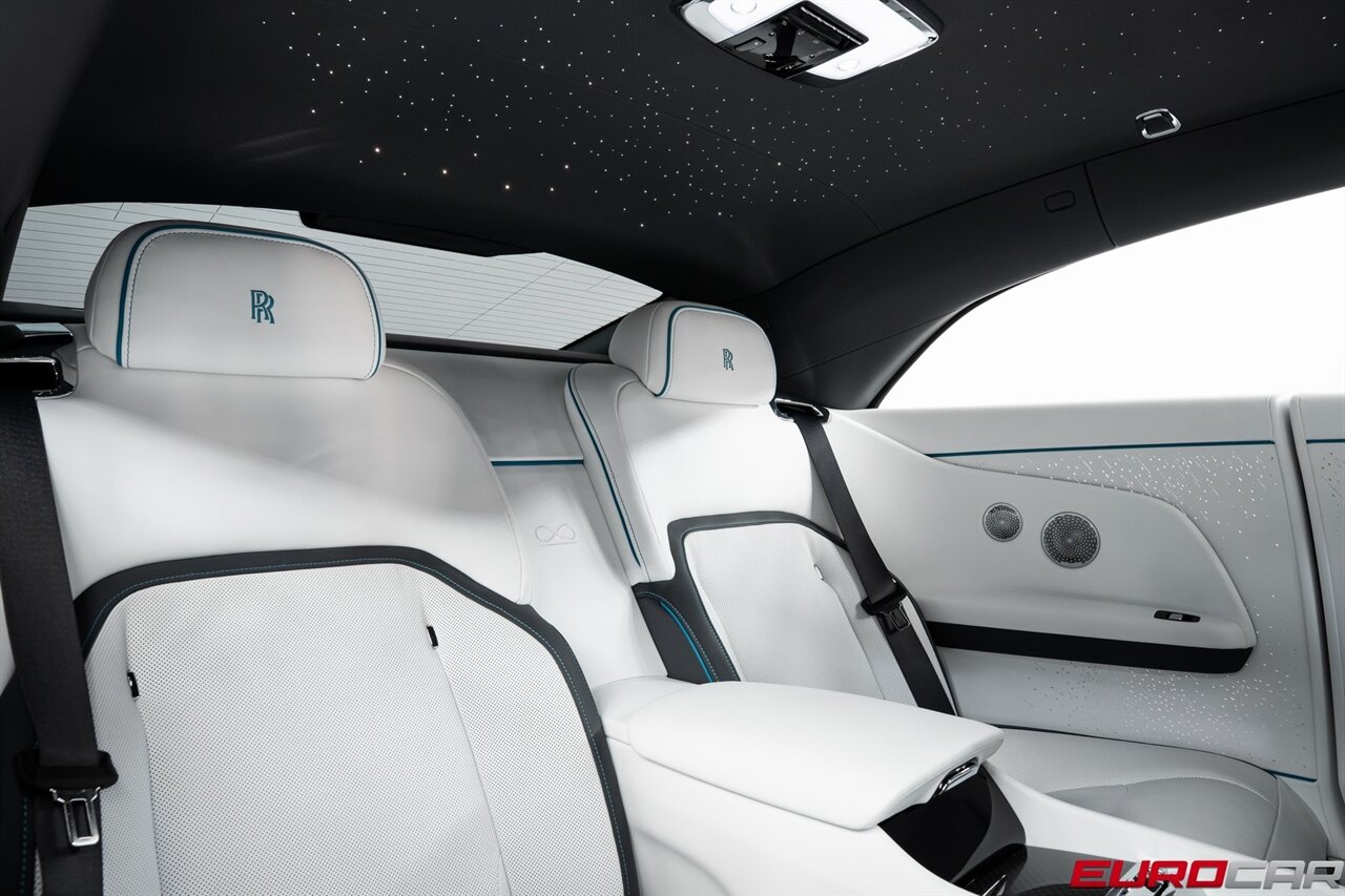 2025 Rolls-Royce Black Badge Spectre BLACK BADGE *STARLIGHT DOORS*   - Photo 33 - Costa Mesa, CA 92626