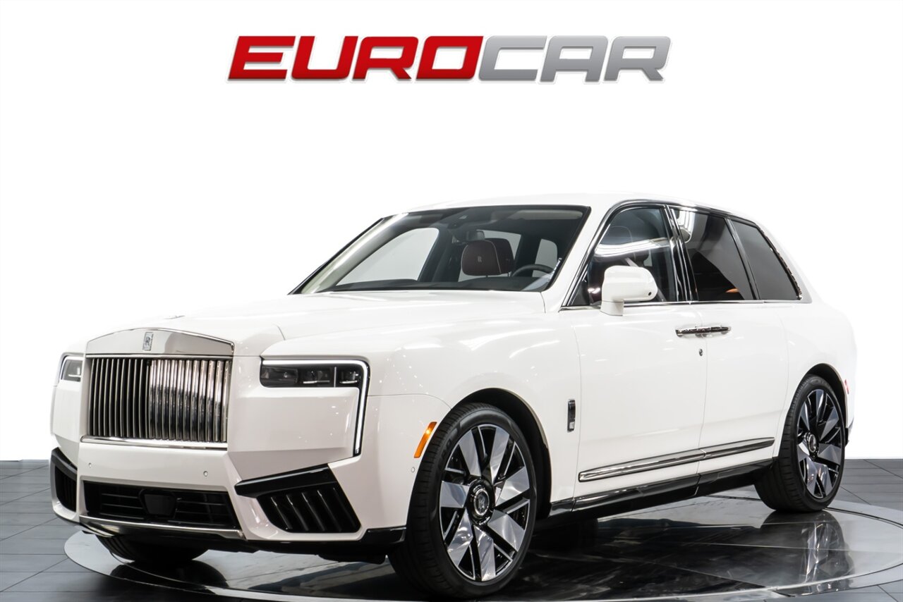 2025 Rolls-Royce Cullinan  *CULLINAN PACKAGE * REAR THEATER * STARLIGHT* - Photo 1 - Costa Mesa, CA 92626