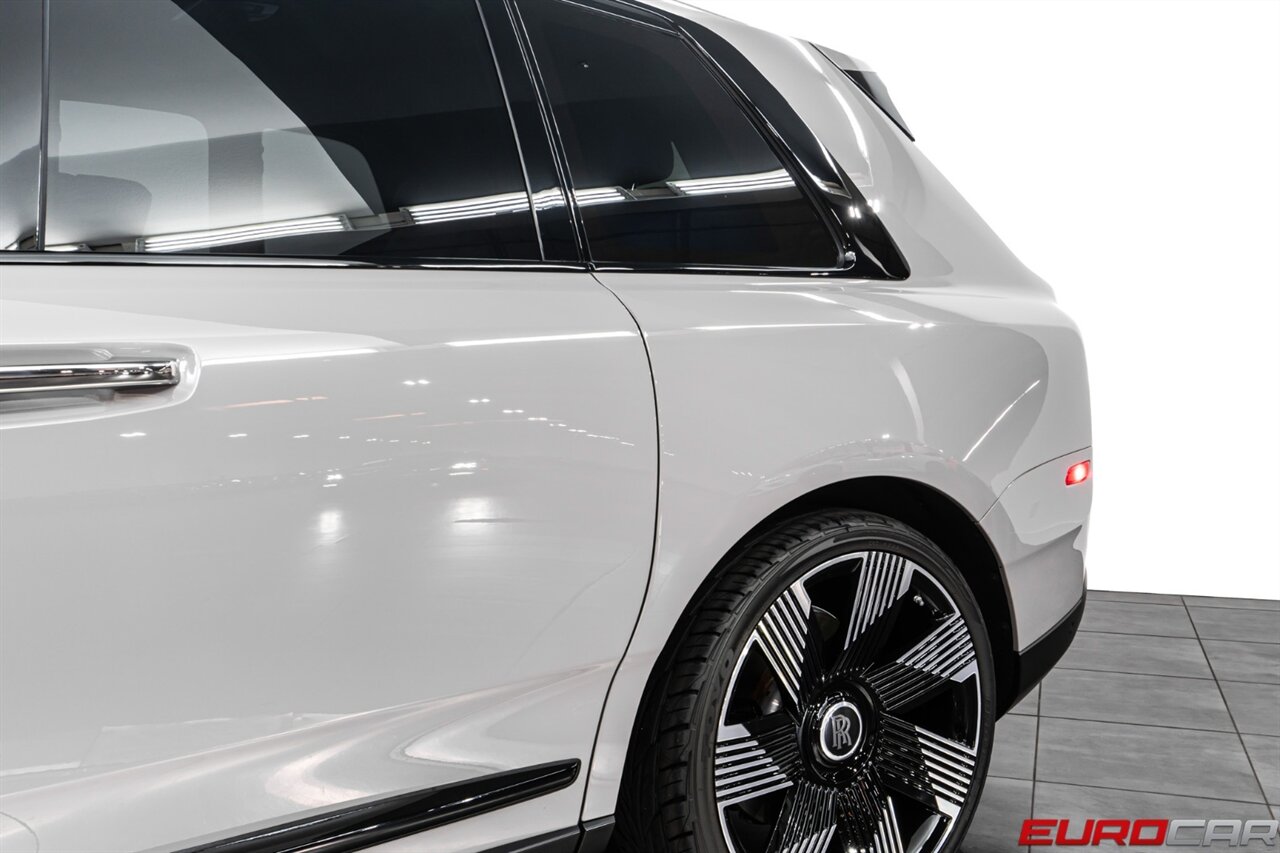 2022 Rolls-Royce Cullinan  *24 " WHEELS * SHOOTING STAR HEADLINER* - Photo 14 - Costa Mesa, CA 92626