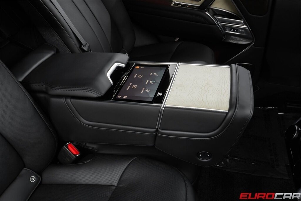 2025 Land Rover Range Rover P615 SV *23 " FORGED WHEELS * EXECUTIVE CLASS REAR SEATS* - Photo 36 - Costa Mesa, CA 92626