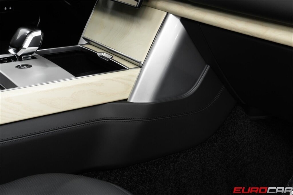 2025 Land Rover Range Rover P615 SV *23 " FORGED WHEELS * EXECUTIVE CLASS REAR SEATS* - Photo 32 - Costa Mesa, CA 92626
