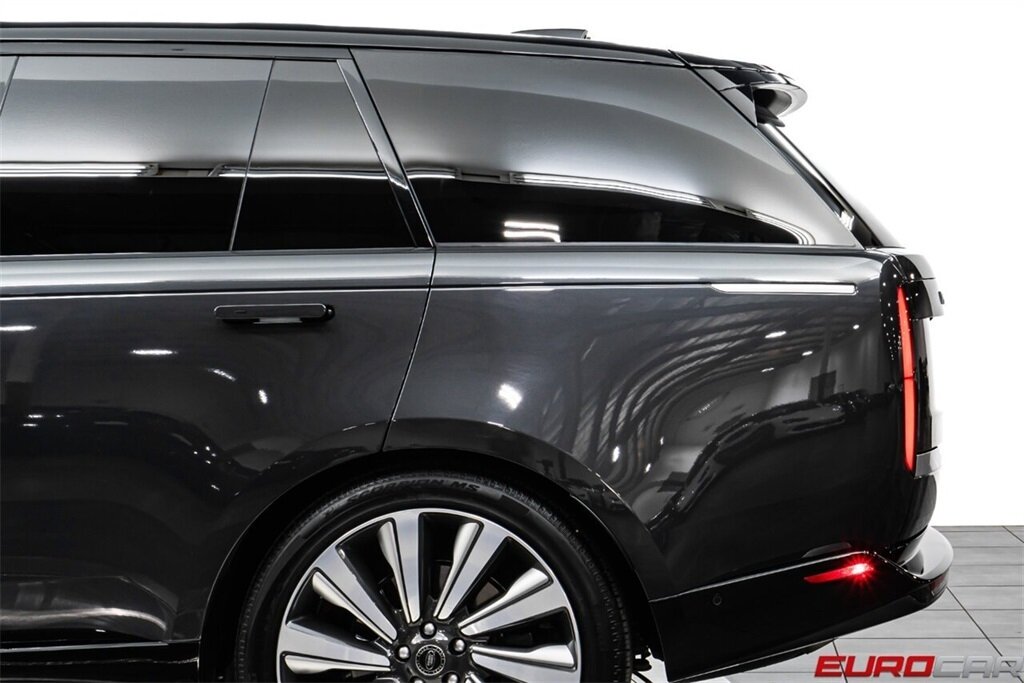 2025 Land Rover Range Rover P615 SV *23 " FORGED WHEELS * EXECUTIVE CLASS REAR SEATS* - Photo 14 - Costa Mesa, CA 92626