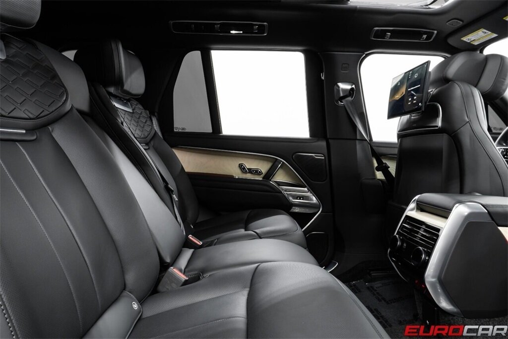 2025 Land Rover Range Rover P615 SV *23 " FORGED WHEELS * EXECUTIVE CLASS REAR SEATS* - Photo 35 - Costa Mesa, CA 92626