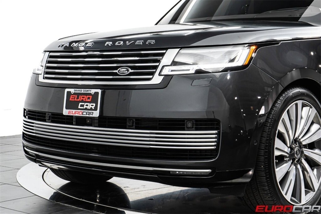 2025 Land Rover Range Rover P615 SV *23 " FORGED WHEELS * EXECUTIVE CLASS REAR SEATS* - Photo 12 - Costa Mesa, CA 92626