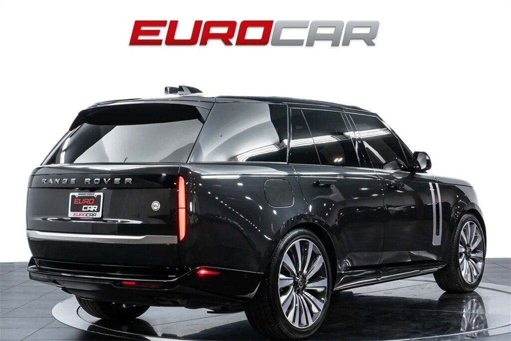 2025 Land Rover Range Rover P615 SV *23 " FORGED WHEELS * EXECUTIVE CLASS REAR SEATS* - Photo 5 - Costa Mesa, CA 92626