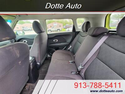 2015 Kia Soul   - Photo 6 - Olathe, KS 66061