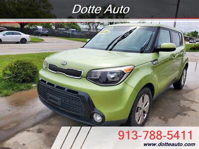 2015 Kia Soul   - Photo 2 - Olathe, KS 66061