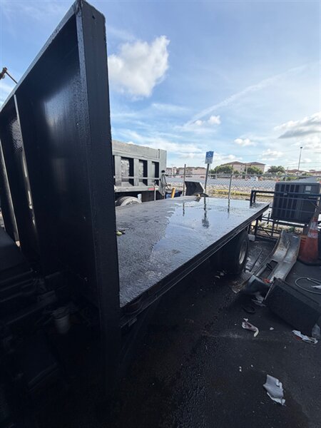 2007 Isuzu NPR - Photo 2 - Medley, FL 33166