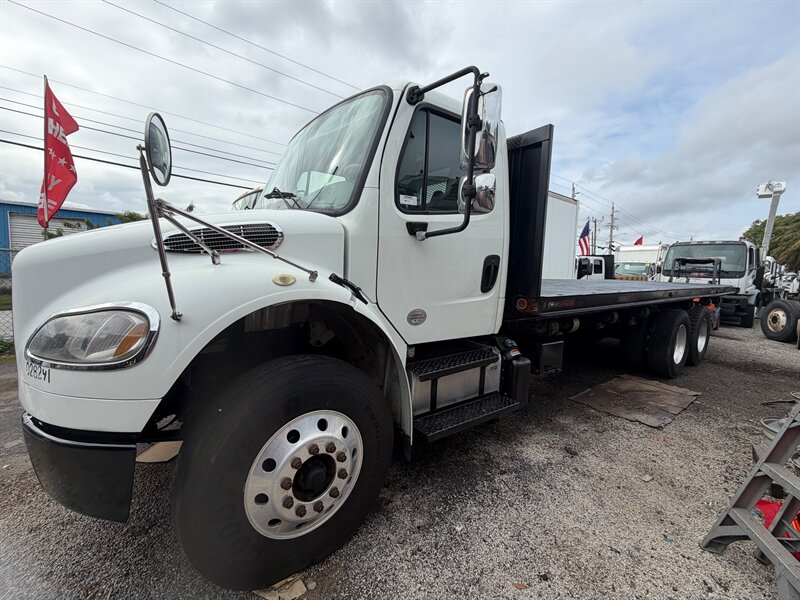 2020 Freightliner M2 106 FlatBed   - Photo 1 - Medley, FL 33166