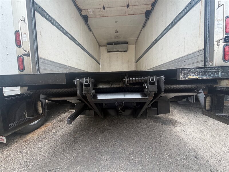2015 Isuzu NQR - Photo 4 - Medley, FL 33166