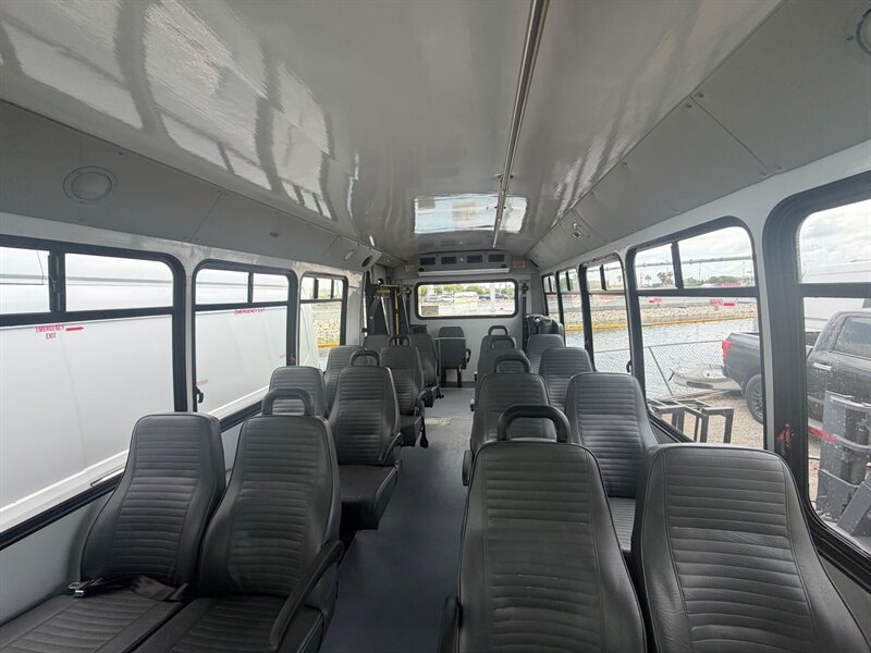 2019 Ford E-450 SD - Photo 5 - Medley, FL 33166