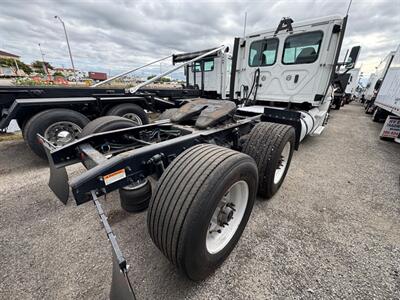 2018 FREIGHTLINER CASCADIA 125   - Photo 4 - Medley, FL 33166